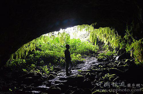 纳米光子晶体催化燃烧点亮中红外光源