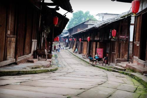 吉林汽车文旅“花式宠娃”